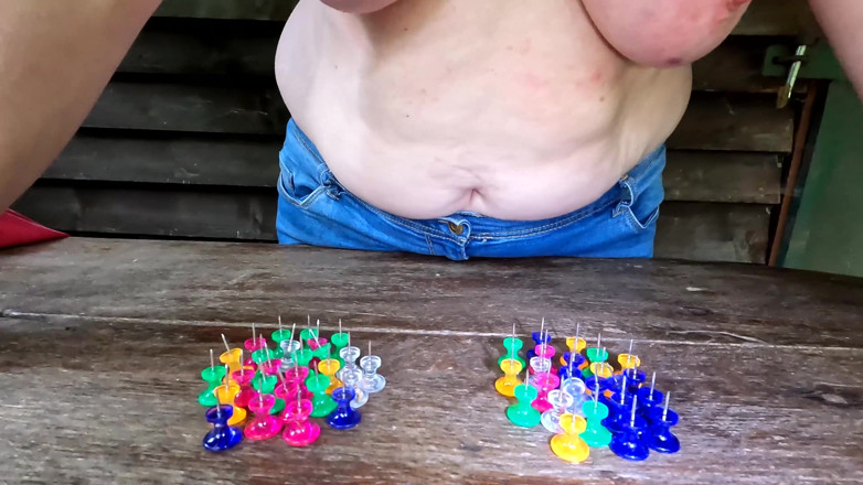 Bouncy Tits Action: Cele mai bune scene cu urzica și ace 2024