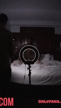 Seksi koyu tenli güzellik için sert sikiş