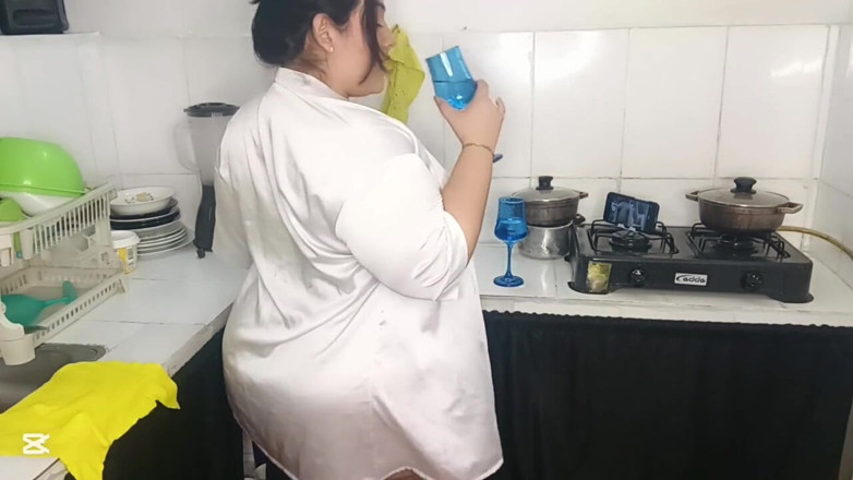 DimitryOfficial: Membuka pepek pantat dan menghisap kekasih montel saya