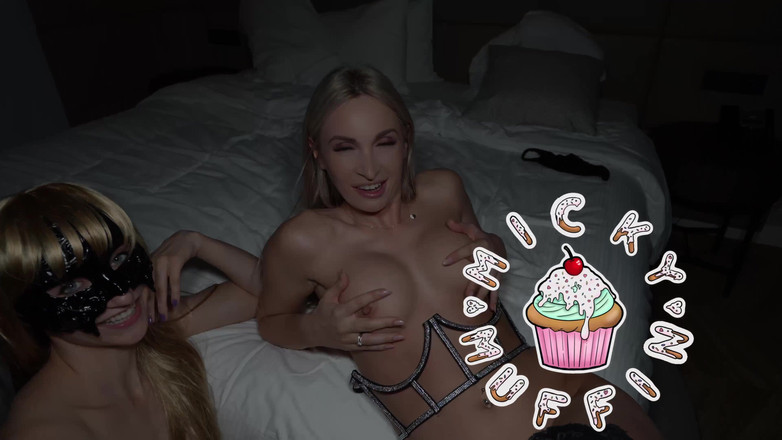 Micky Muffin Studio: विकृत और गधा सींग का बना हुआ!