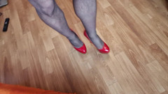 Milosbroz: Andando de salto vermelho