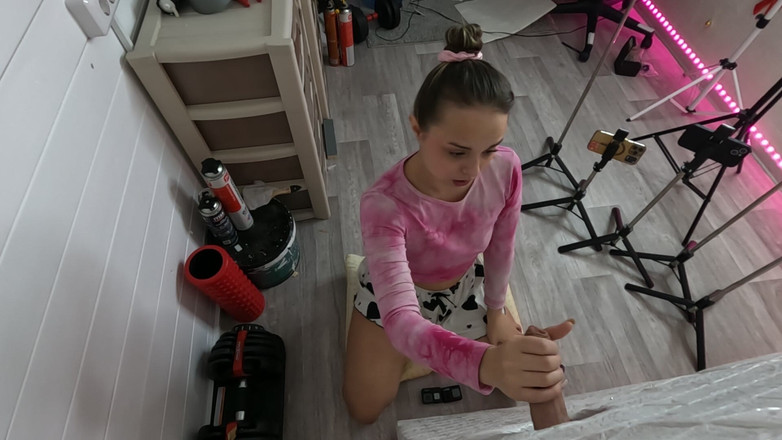 misss_vikki: Gloryhole the Sweetness Melts Under Her Tongue