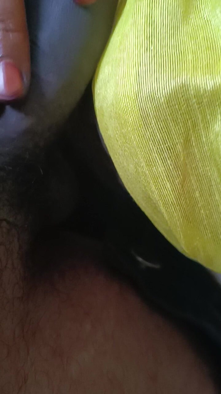 Desigirlsiri: Une belle tatie desi indienne baise avec la voix telugu...