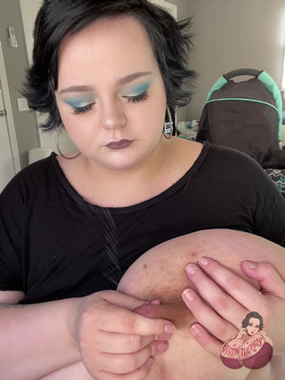 Peyton Thomas: Jugando con grandes tetas