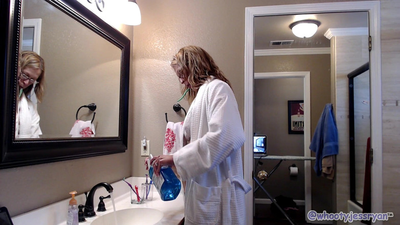 JessRyan: Aku lagi asik ritual seks anal pagi-pagi sambil berkumur-kumur