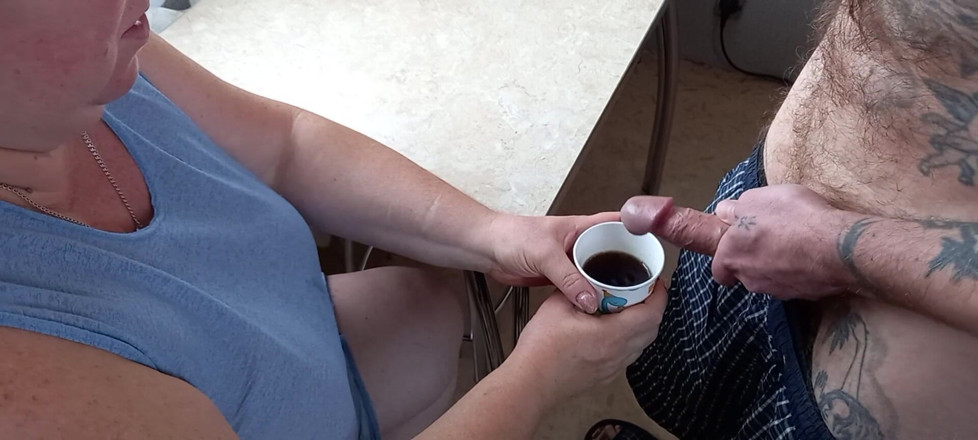 Zona901: Dia memancut ke dalam kaca kopi saya selepas melancap
