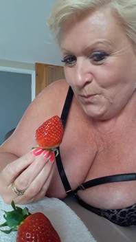 Immergendo la mia fragola