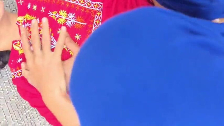 Rajiya: Первый секс-видео с красивой деревенской девушкой Rajiya Дези с тугой киской, молодая деревенская девушка