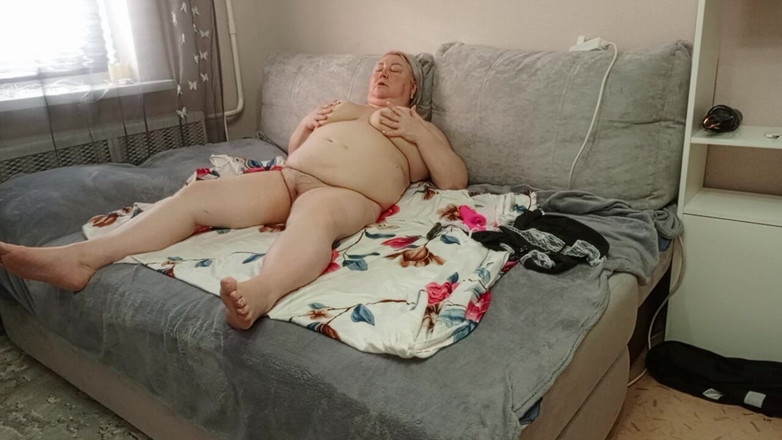 Zona901: Hàng xóm thủ dâm với bộ ngực và mông to,...