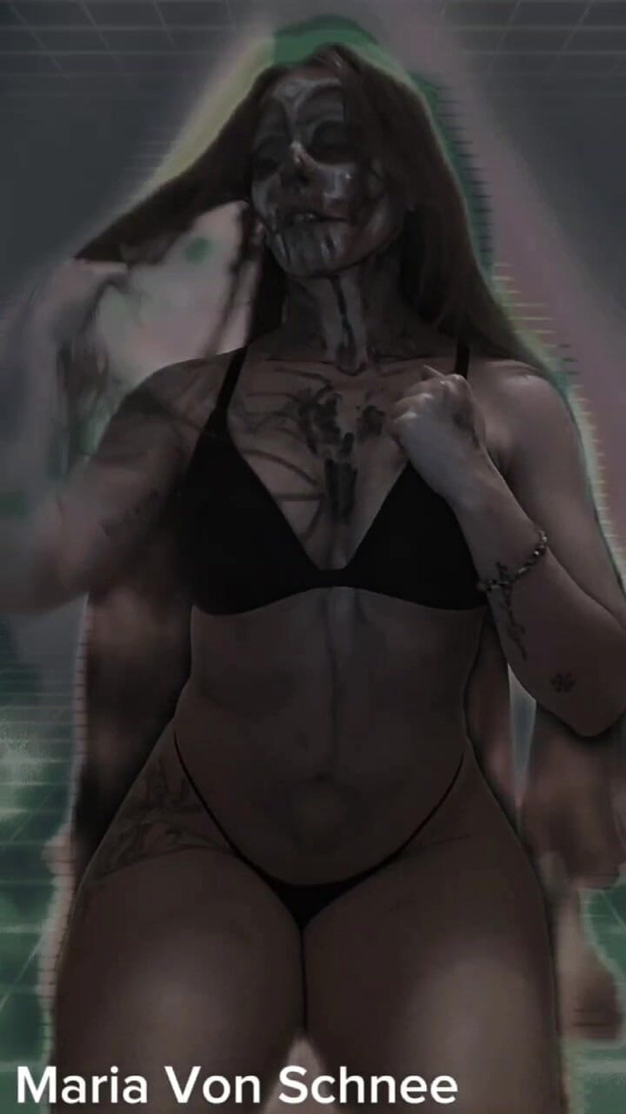Maria Von Schnee: 万圣节热辣