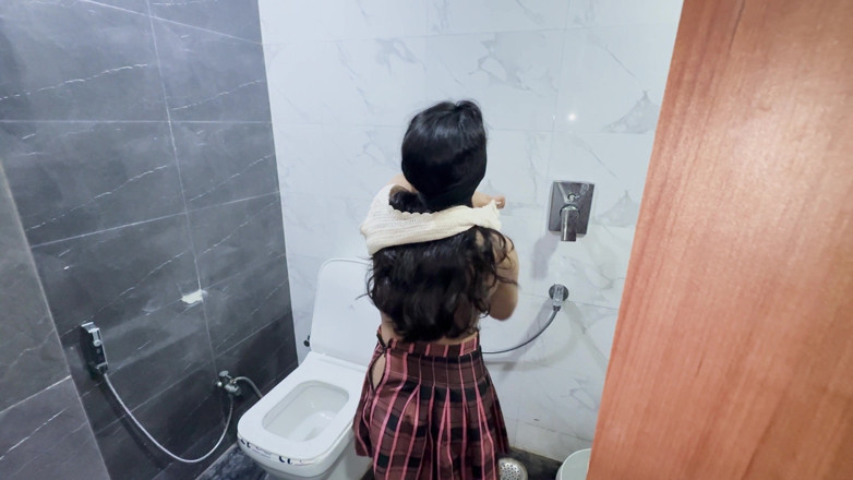 wildDesipair: Cewek itu bolos sekolah cuma untuk dientot