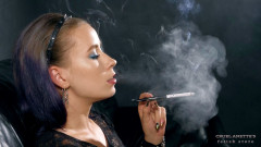 Cruel Anettes fetish world: Držák cigaret mezi rty 4K