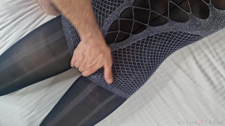 Nylon Xtreme: POV Elena Clark Onani Nylon Grå Och Svart