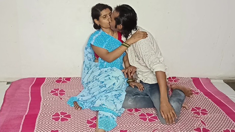 Desi Bhabhi Neha: เย็ดกันแบบส่วนตัวในห้องนั่งเล่น - เมียอินเดีย MILF ตูดเด็ด โดนเย็ดหี