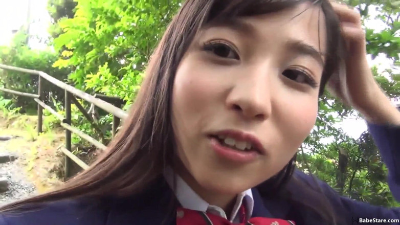 Babe Stare: 一群性感的亚洲人炫耀他们的身体