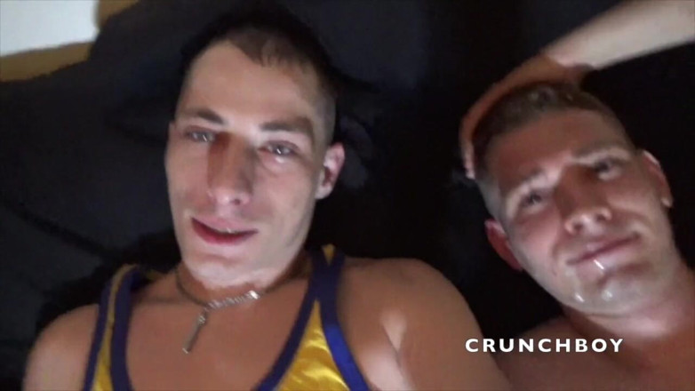 Kinky Bareback Boys: Fabien dikongkek tanpa kondom oleh tuan Aron yang nakal