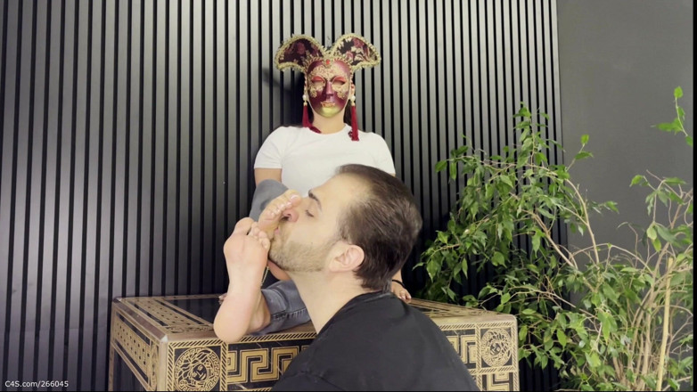 Deep Sole Devotion: Versace Cube Foot Fetish - Silent Sneaker Licking &amp; Deep Barefoot Toe...