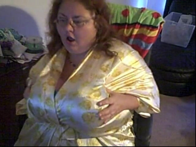 BBW nurse Vicki adventures with friends: Cam show of me playing with some balloons