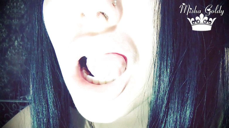 Goddess Misha Goldy: मैंने अपने होठों को और भी बड़ा किया! होंठ बड़े - तेजी से वीर्य निकालना!