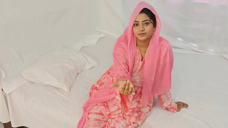 Piya pori: สาวนั่งคนเดียวในสวนสาธารณะ จากนั้นเธอก็เจอเขาและมิตรภาพ แล้วก็รัก