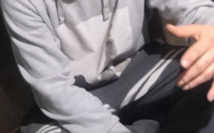 jerkofflover: Hip-hop, Dancing, Show My White Socks, and Vans