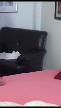 Olgun penisli sarışın orta yaşlı seksi kadın sikişiyor... Memelere boşalma