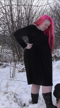 Uctívání bot ve sněhu