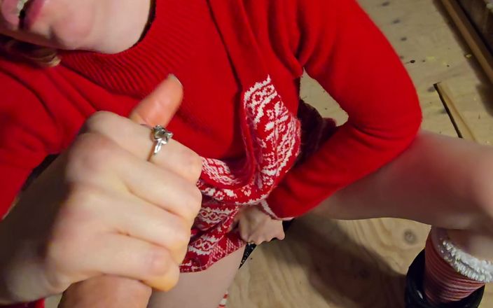 SexyGamerMomma: Hon går honom vid hans kuk för att få vad...