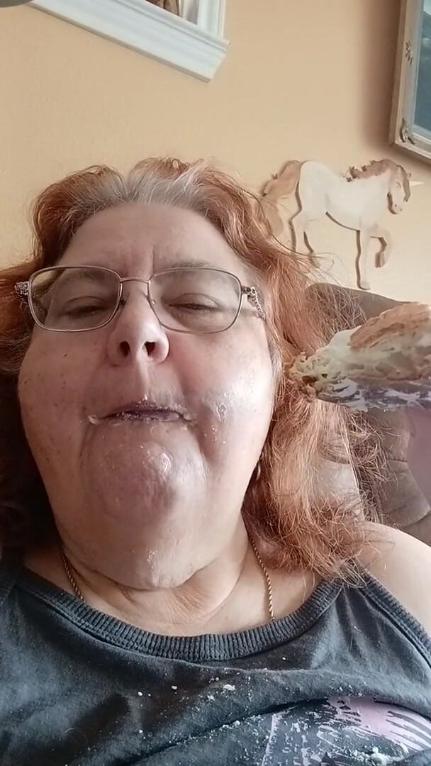 BBW nurse Vicki adventures with friends: Încântare cu cremă