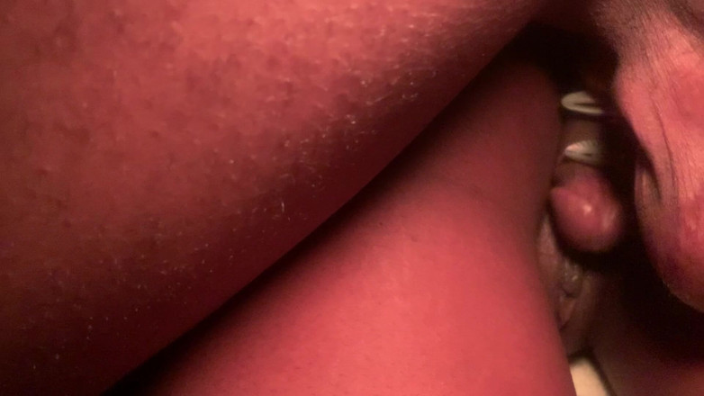 Browngurl234: Hete zwarte babe krijgt haar kutje geneukt door een grote...