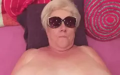 Tvrdý orgasmus s babičkou