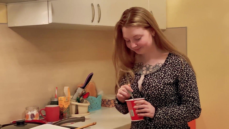 Ku_vadik: Домашній секс на кухні