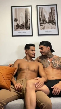 Azael Maluma mengongkek dubur kembar kembar mentah latino Hung