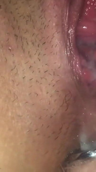 Mi pulirai? Ti iscrivo per vederlo per intero? (iniziamo a discuterne - rimango bloccato con il suo cazzo - Io bavaglio - lui mette un plug anale