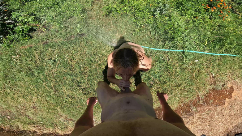 Sav Moolah: POV: Você Me Fodeu No Jardim E Ficou Encharcada Por...
