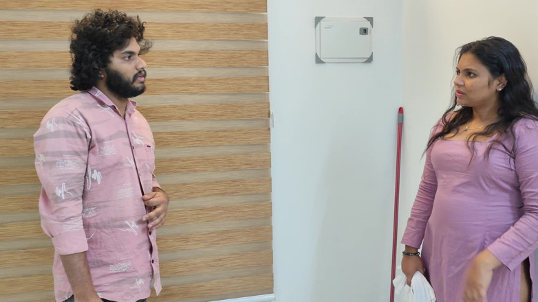 Vaigavarun45: Stranger Boy Enters a Unknwon Girl House and Doing Hot...