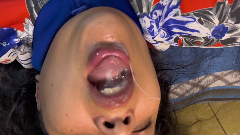 Gilversexy: Deepthroat B C dengan pancutan mani disertakan