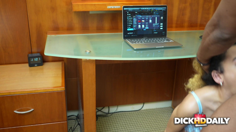 DICKHDDAILY: Šukej hned, pracuj později: Kalani Luana