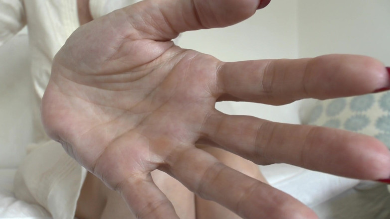 Lady Victoria Valente: Showing off Beautiful Red Fingernails and Masturbating Inside Your Trousers,...