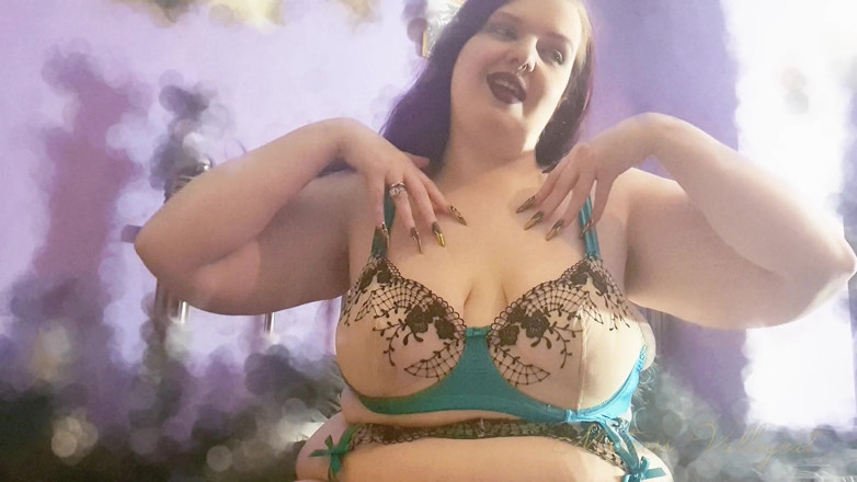 Mxtress Valleycat: Sharp Nail Worship