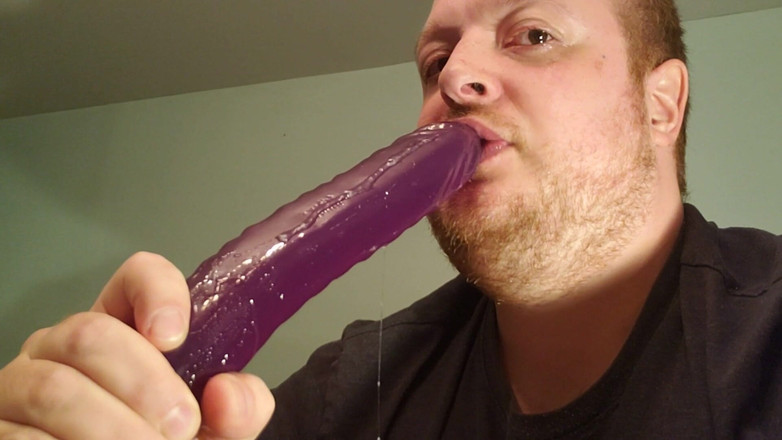 Charlieboy69: Derin gırtlak dildo