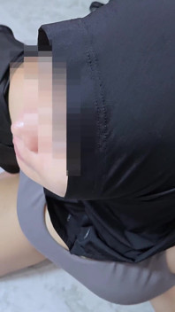 Asiatisk hijabflicka väljer en fel gymväska, dildo i hennes fitta och kuk i munnen - Minokiiko
