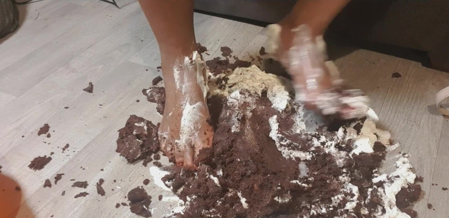 Simp to my ebony feet: Celý čokoládový koláč nožní nohy