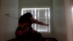 Veronikka Fierce: Tante semok kulit hitam dengan toket besar lagi asik godain...