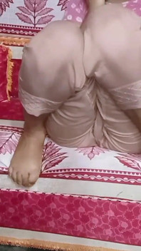 Yeni kız erkek arkadaşını sikiyor viral video domaltmalı sıkı itiş harika güzel götü evde tek başına bengligirls sikişiyor