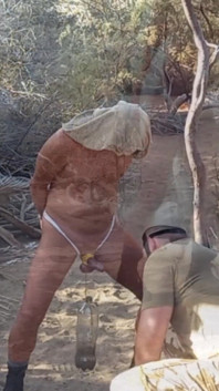 Prinsă în dune - Moment