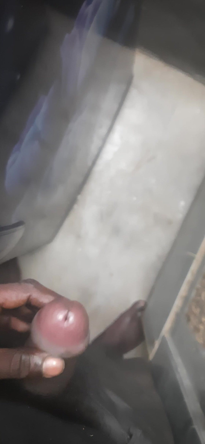 JoyfulPaw60: Saya melancap hari ini.