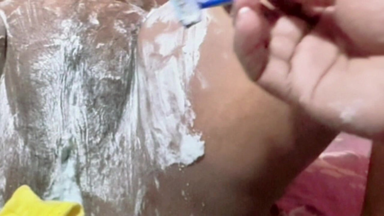 HOT_RUHI002: Moje velká kundička Holení kundičky