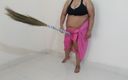 Aria Mia: 性感阿姨在打扫房子时与扫帚发生性关系 - 印地语清晰音频