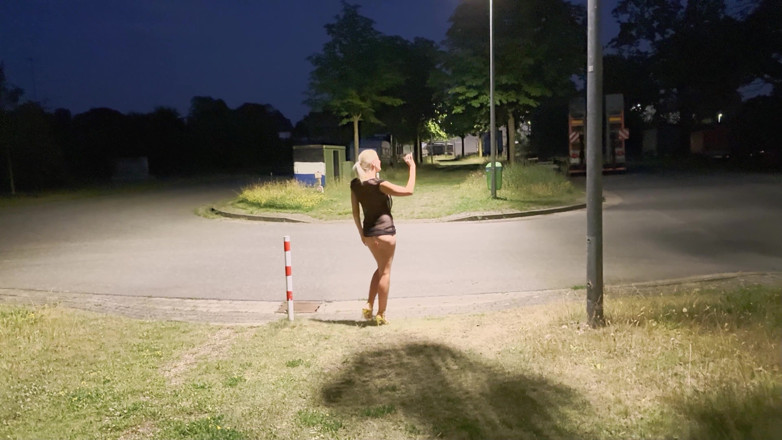 Miley Weasel: Dirty Nylon Slut Gets Fucked on the Street